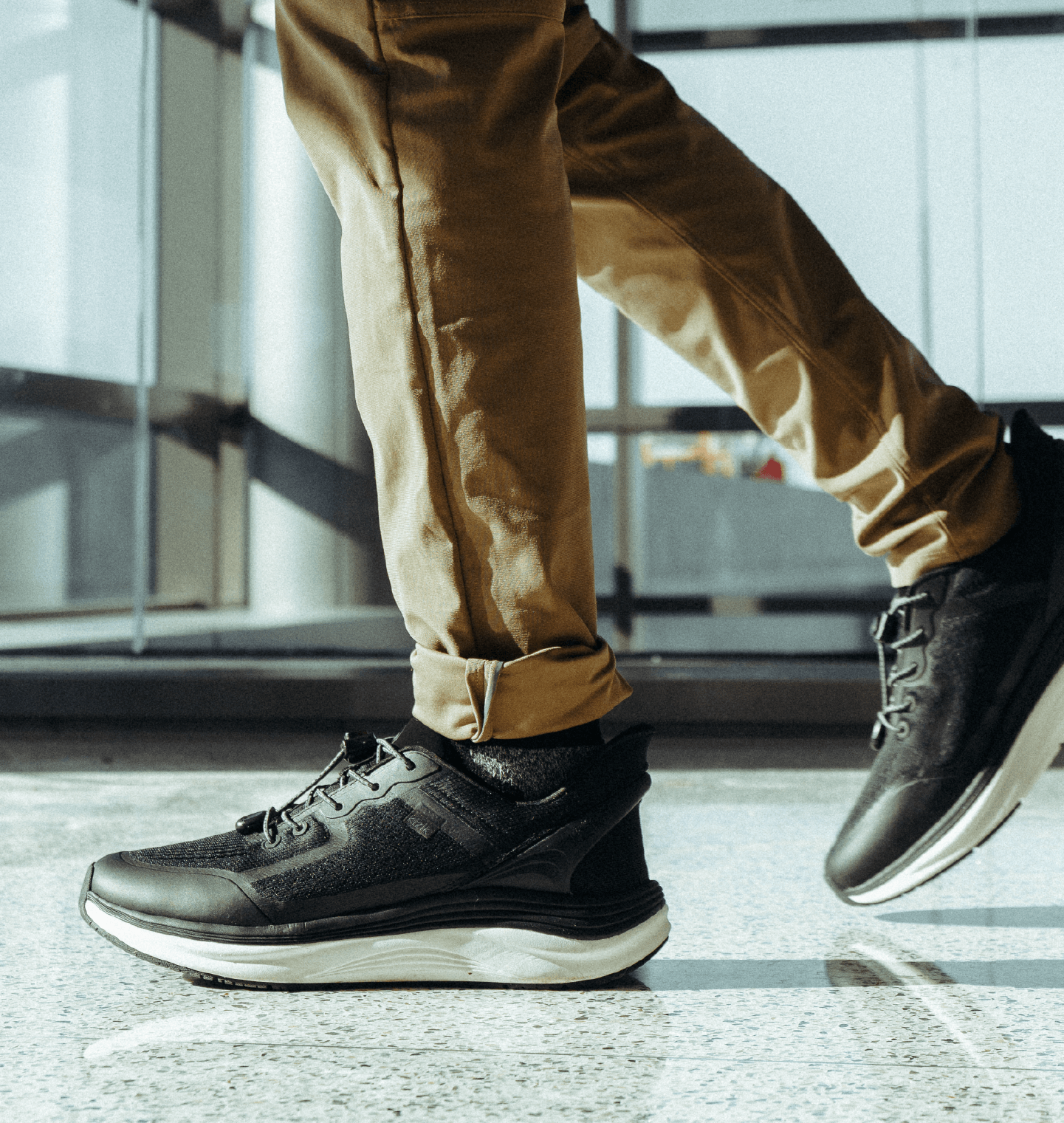 How to walk without creasing your shoes