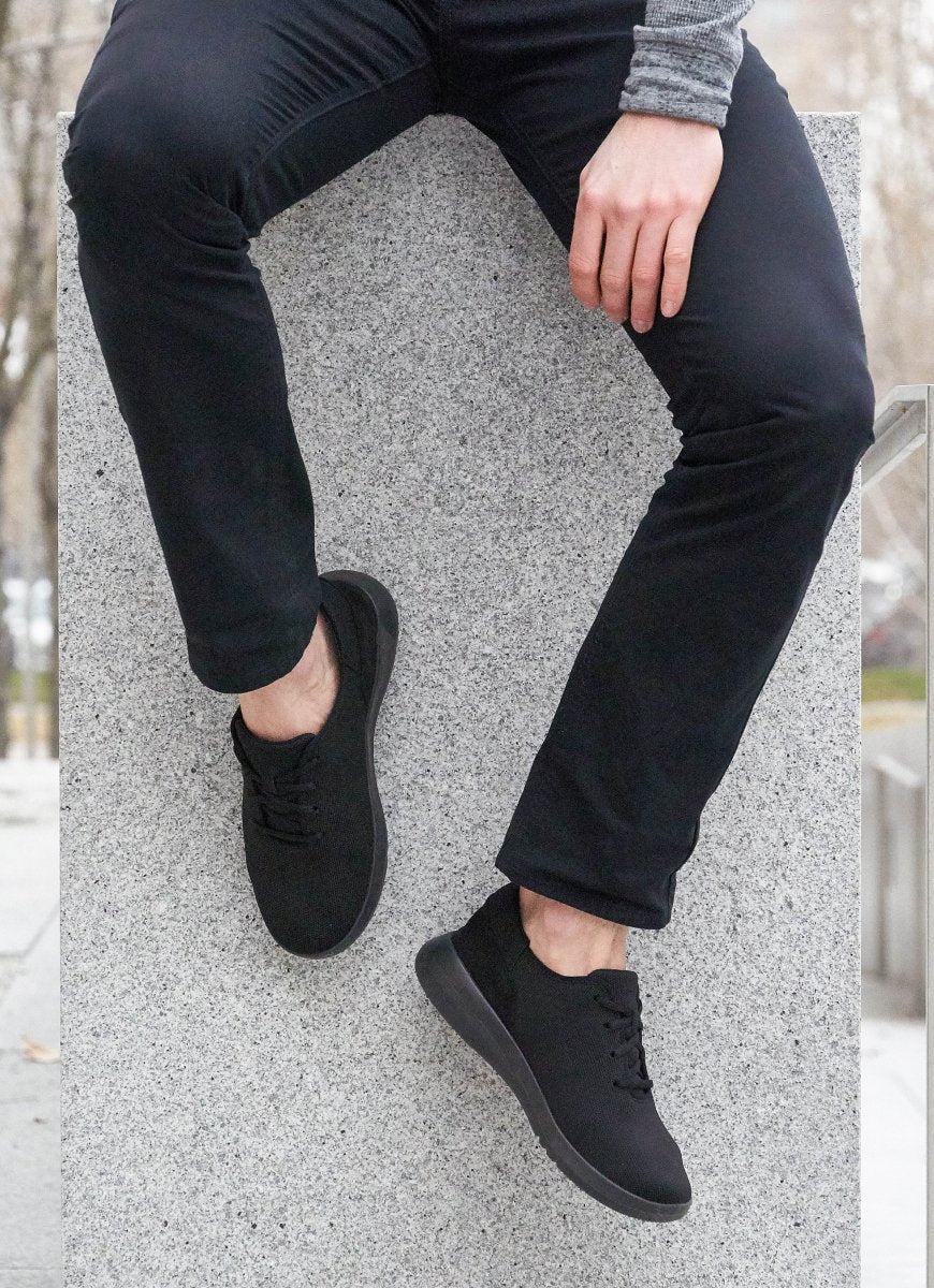 Are there benefits to lightweight footwear?